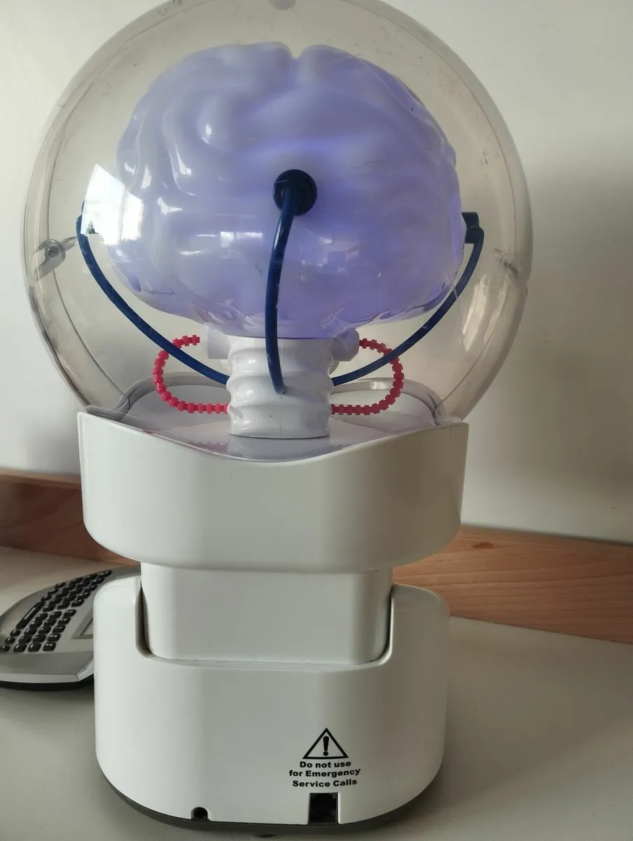 Retro Brian the Brain interactive Toy - Image 4