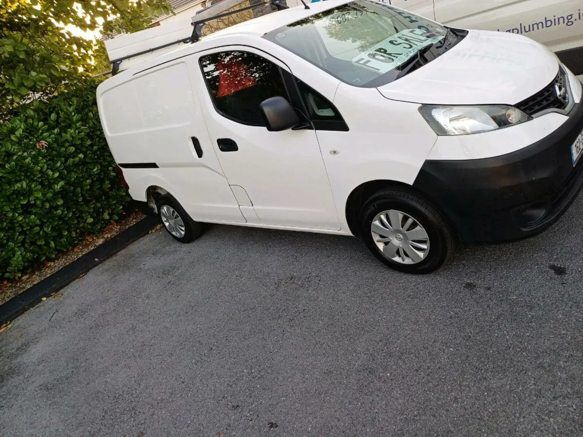 Nissan  n 200 - Image 4