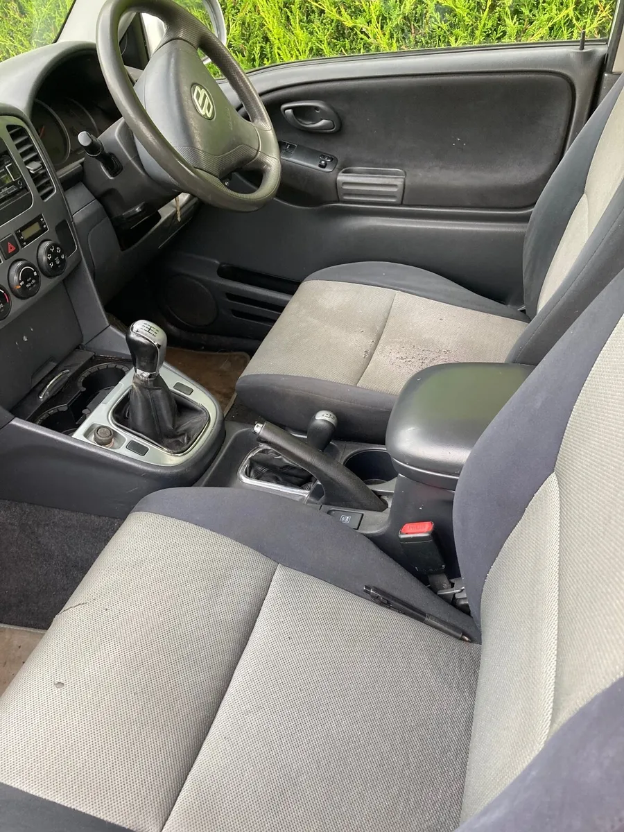 Suzuki Grand Vitara 2005 - Image 2