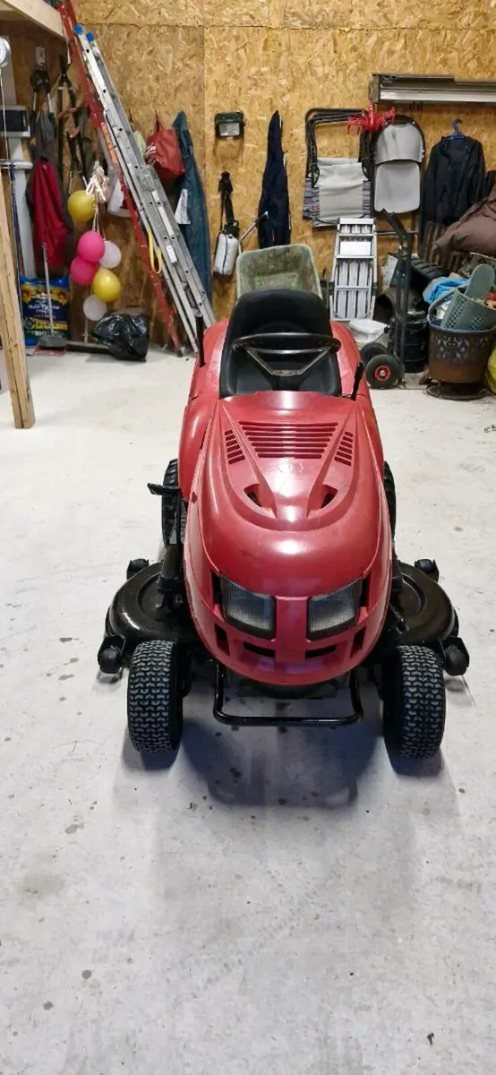 Castlegarden 20/122 hydrostatic ride on mower - Image 2