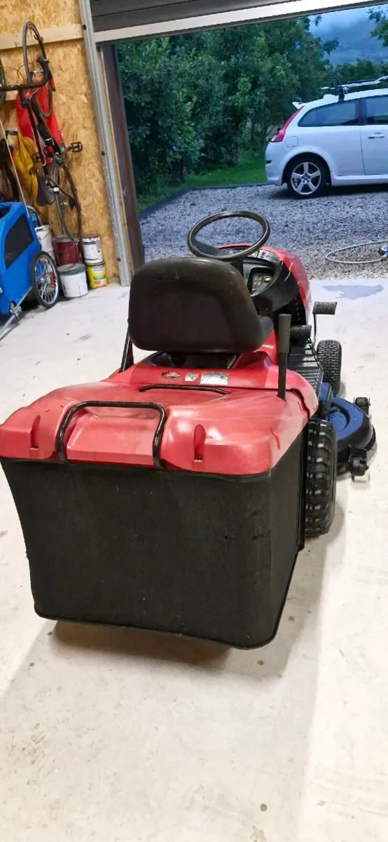Castlegarden 20/122 hydrostatic ride on mower - Image 3