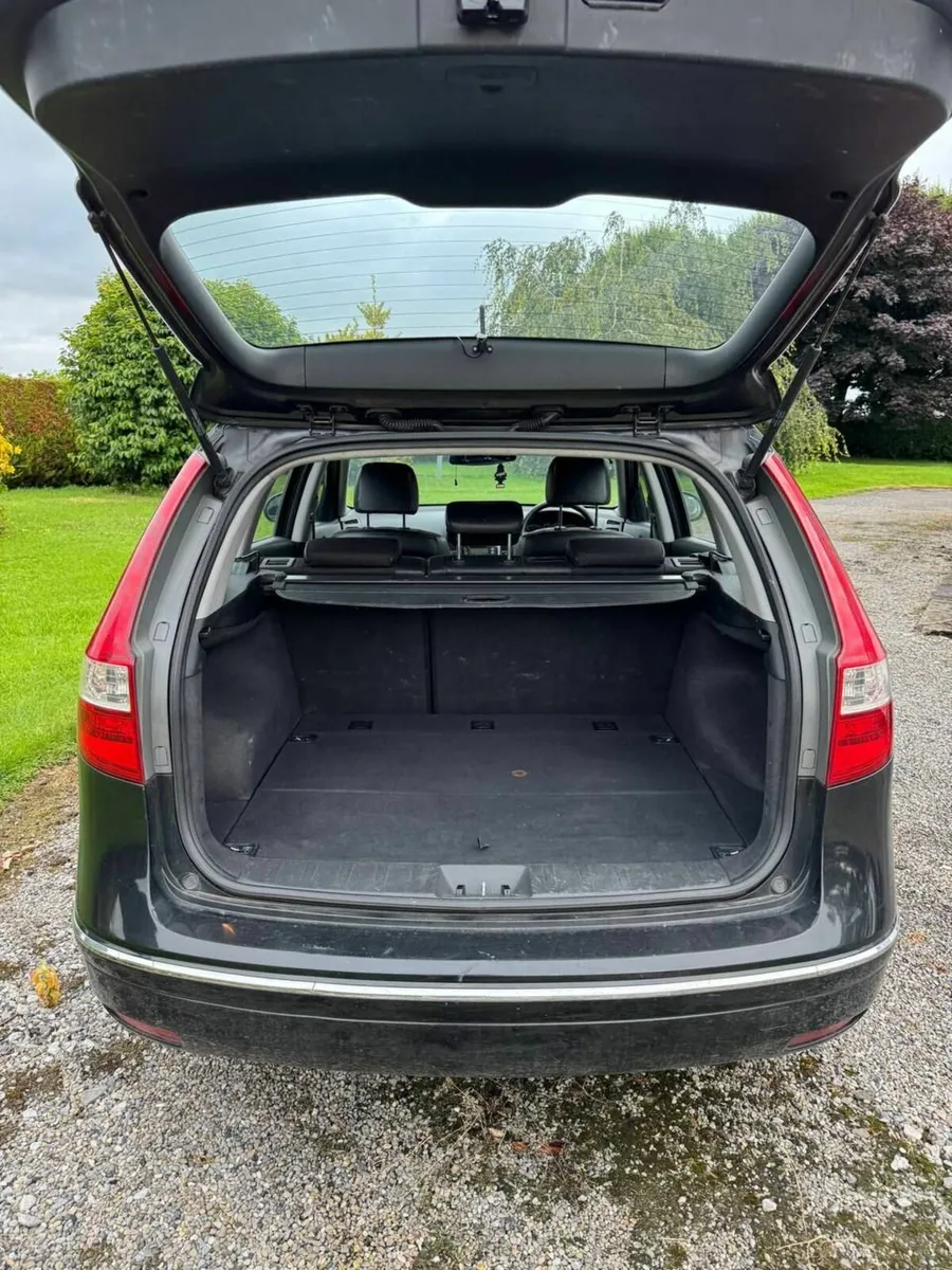 Hyundai i30 CW 2010 - Image 3