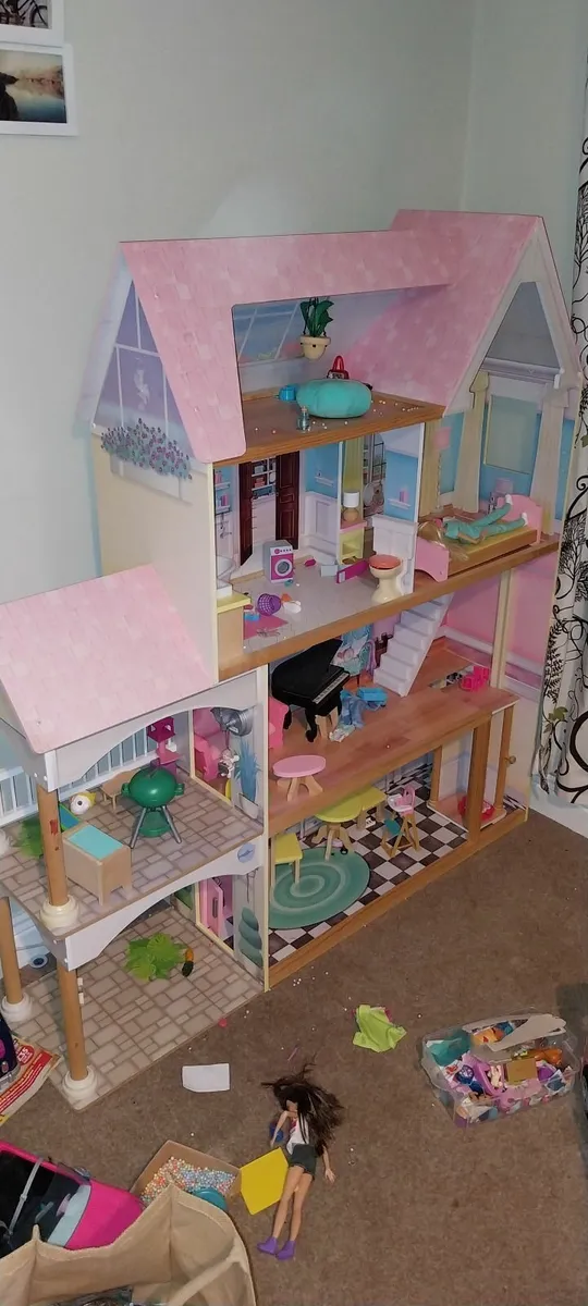 Dolls House - Image 1