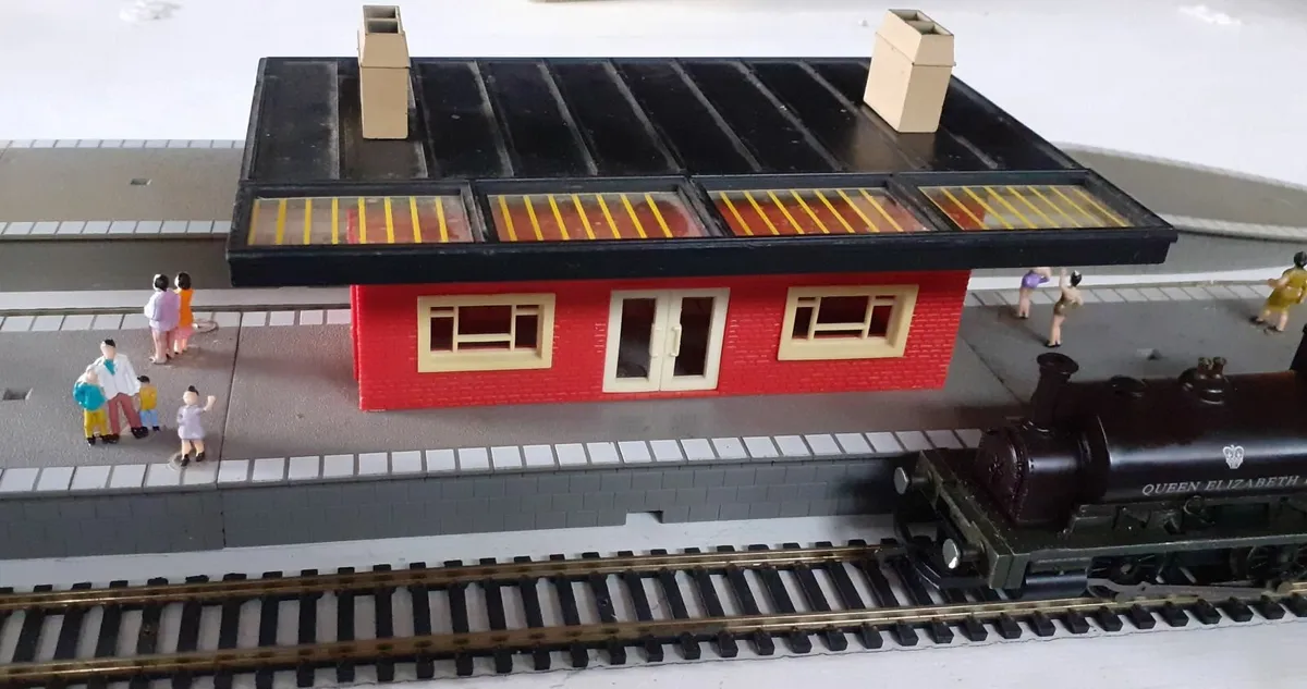Hornby  various items. - Image 1
