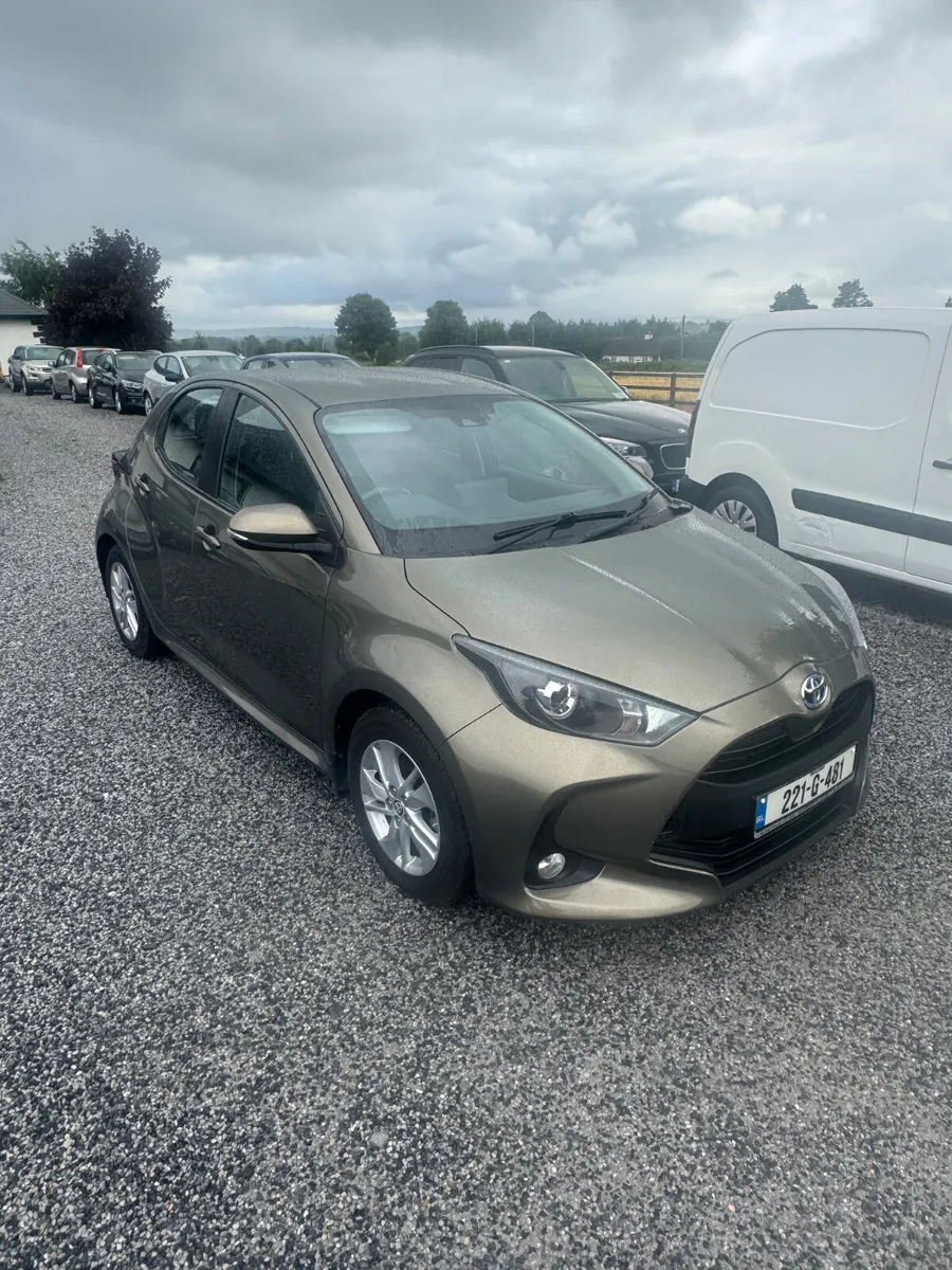Toyota Yaris 2022 - Image 2