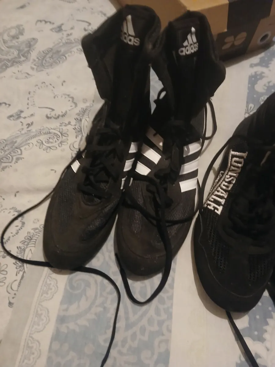 Boxing gloves and boots - Image 3
