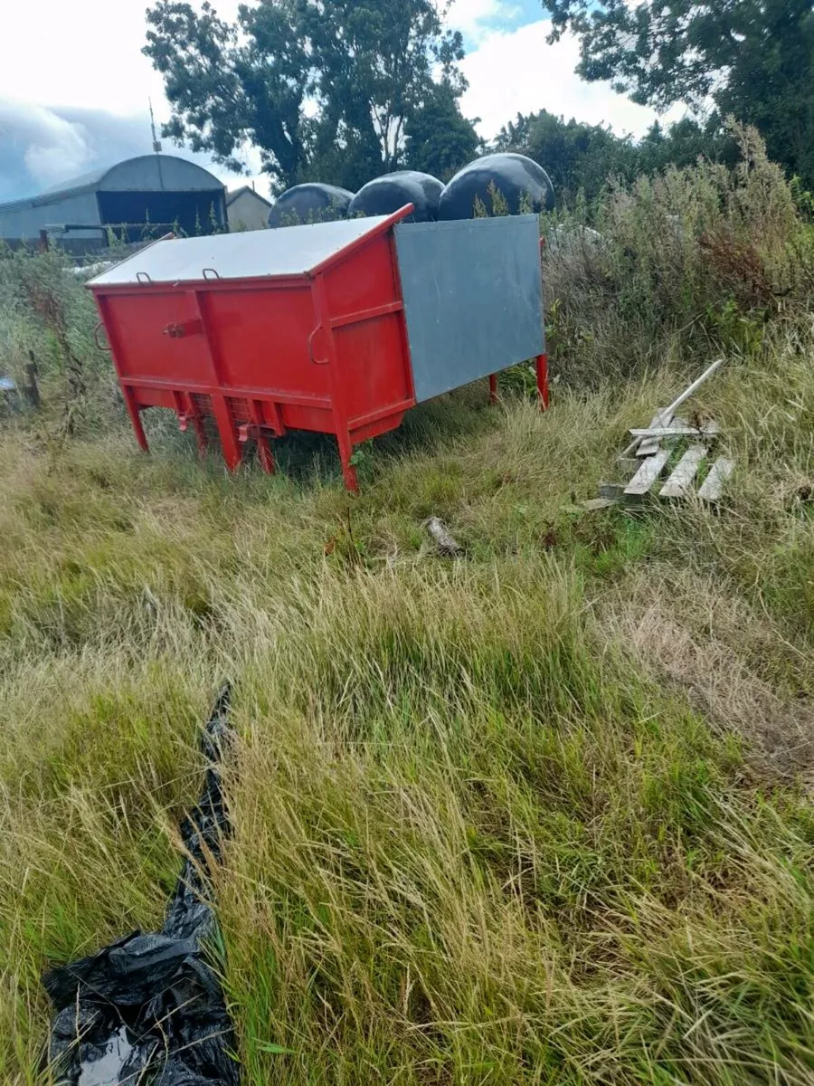 Farm equipment - Image 2