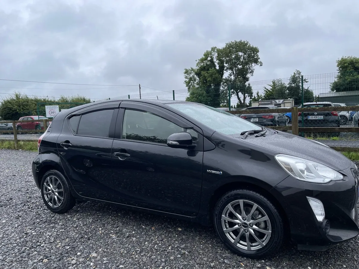 Toyota Aqua 2015 hybrid - Image 2