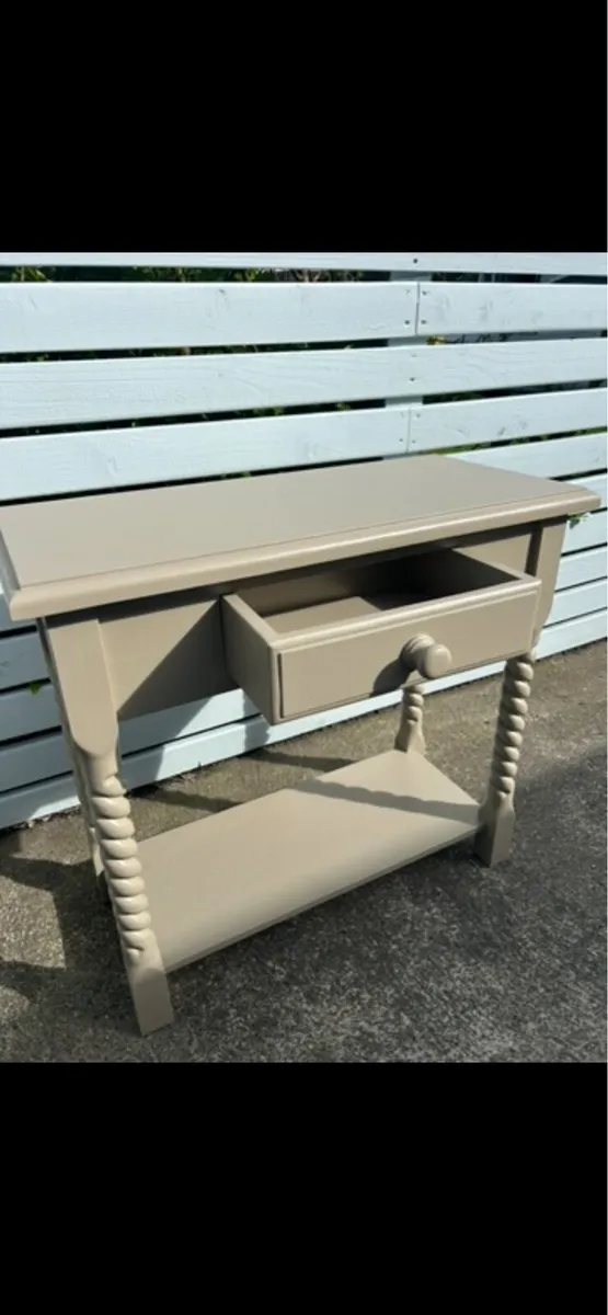 Console Table - Image 2