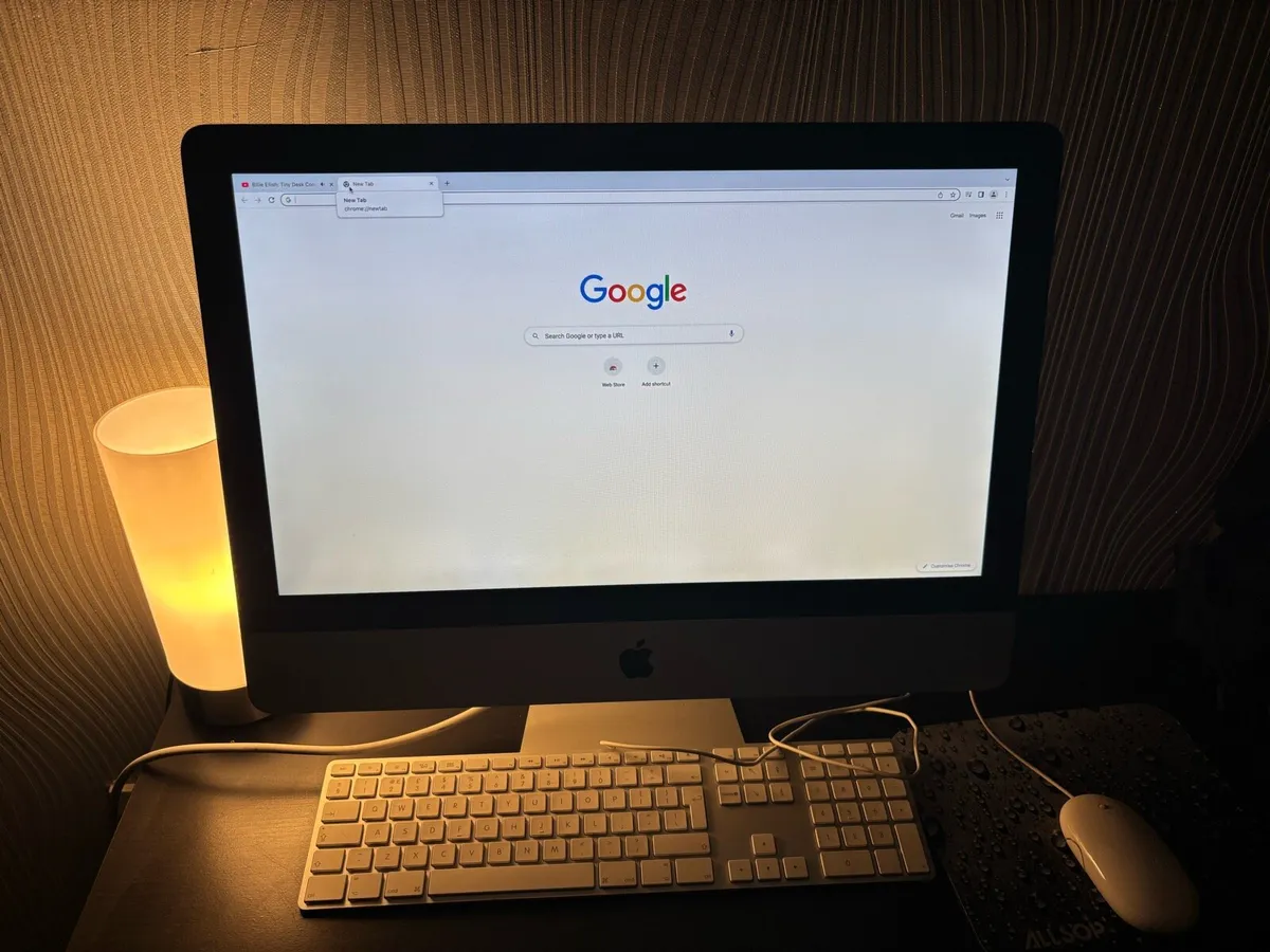 Apple iMac 21.5” (Mid-2010 - Image 2