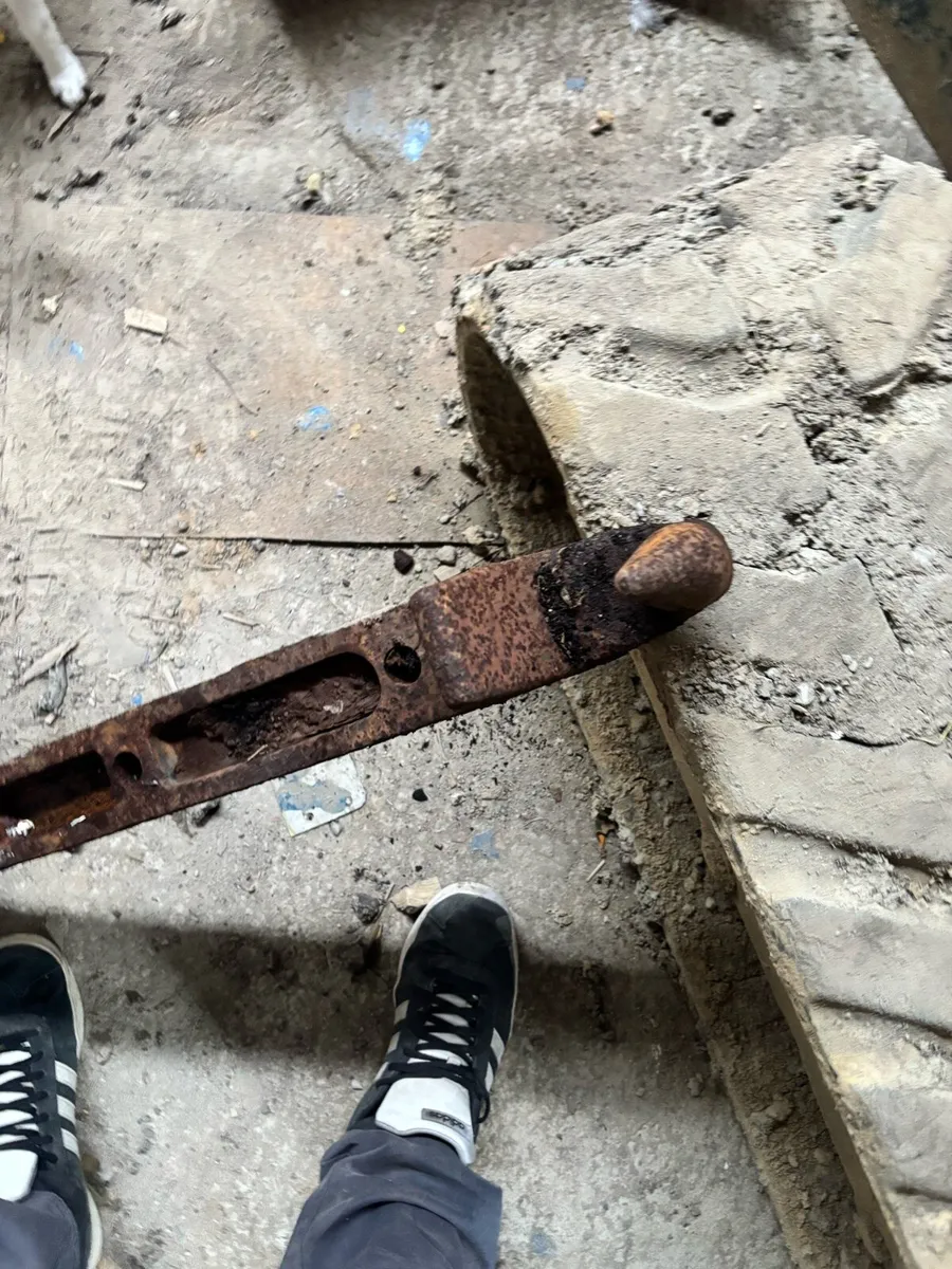 Ford 7810/7610/8210 hitchi digger bucket - Image 3