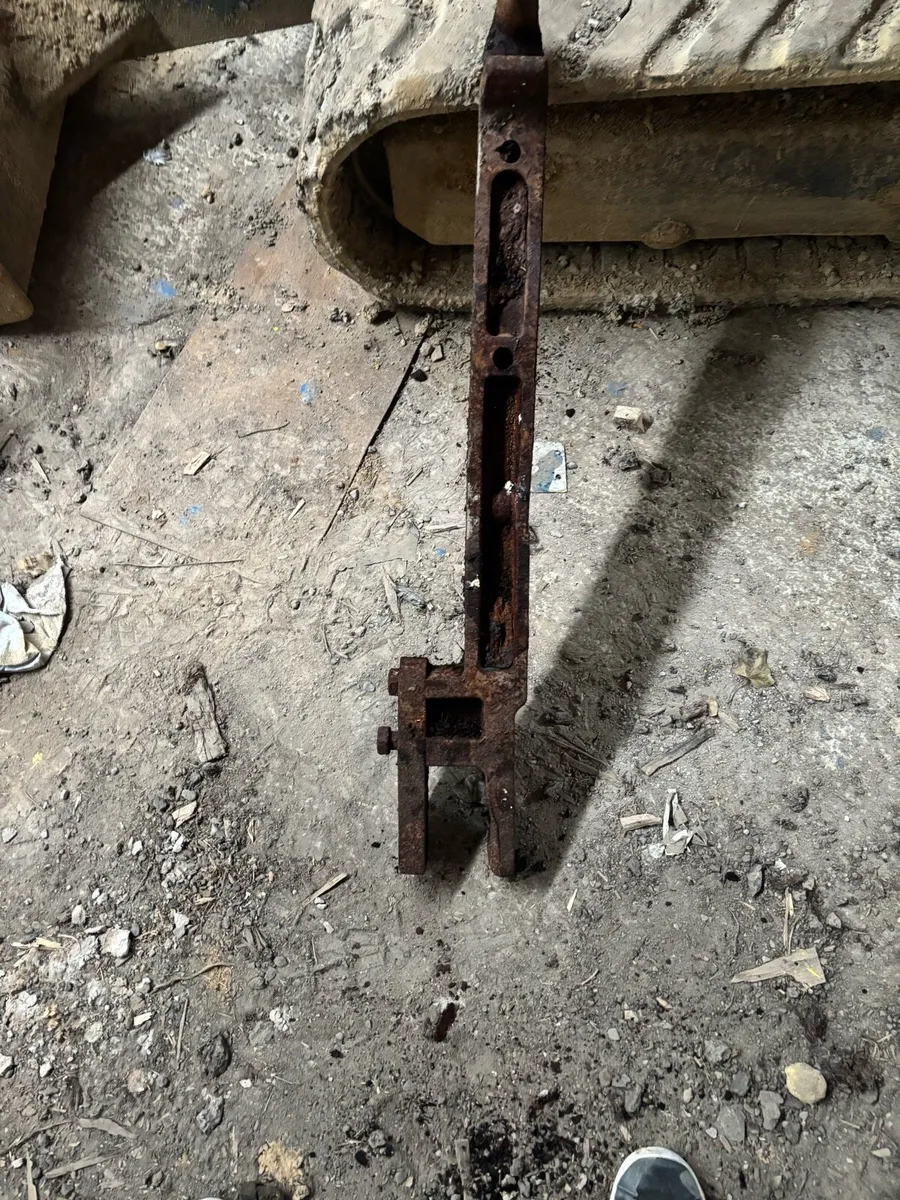 Ford 7810/7610/8210 hitchi digger bucket - Image 4