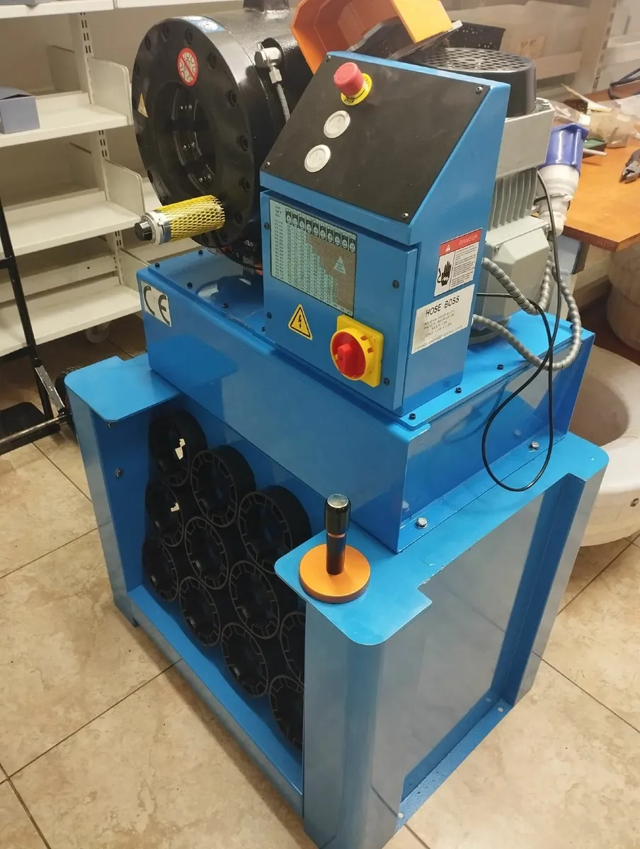 Hydraulic hose saw and crimper - Image 2
