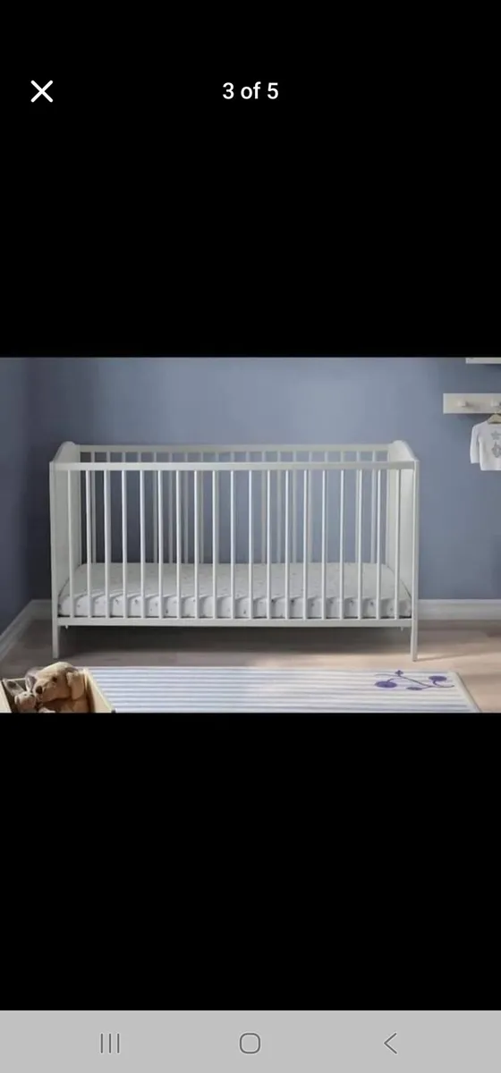 Baby cot and mattress - Image 1