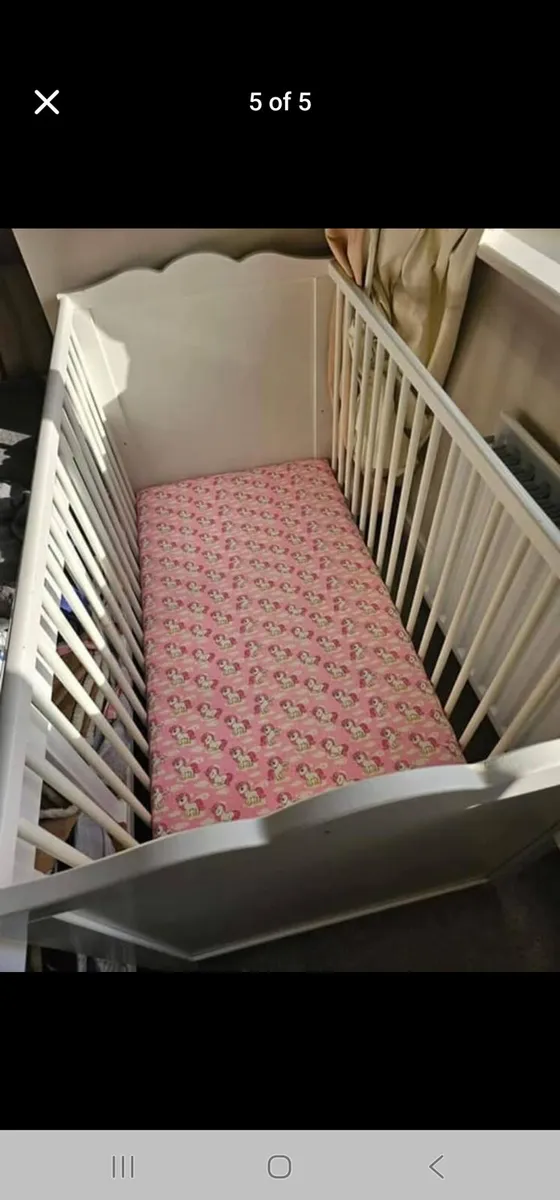 Baby cot and mattress - Image 2