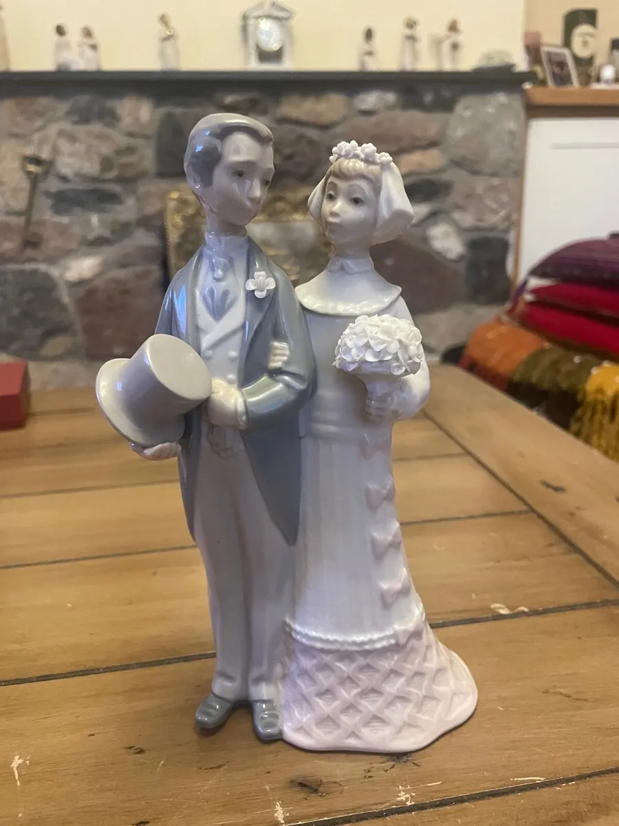 RETIRED LLADRO ‘BRIDE &  GROOM’ FIGURINE - Image 1