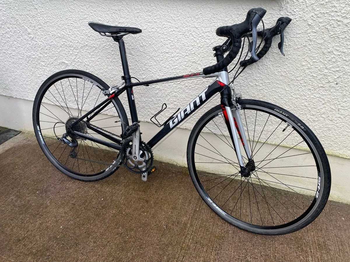 Like new Giant Defy5 700x25c wheels 16 - Image 1