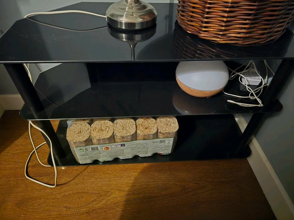 Tv units - Image 3