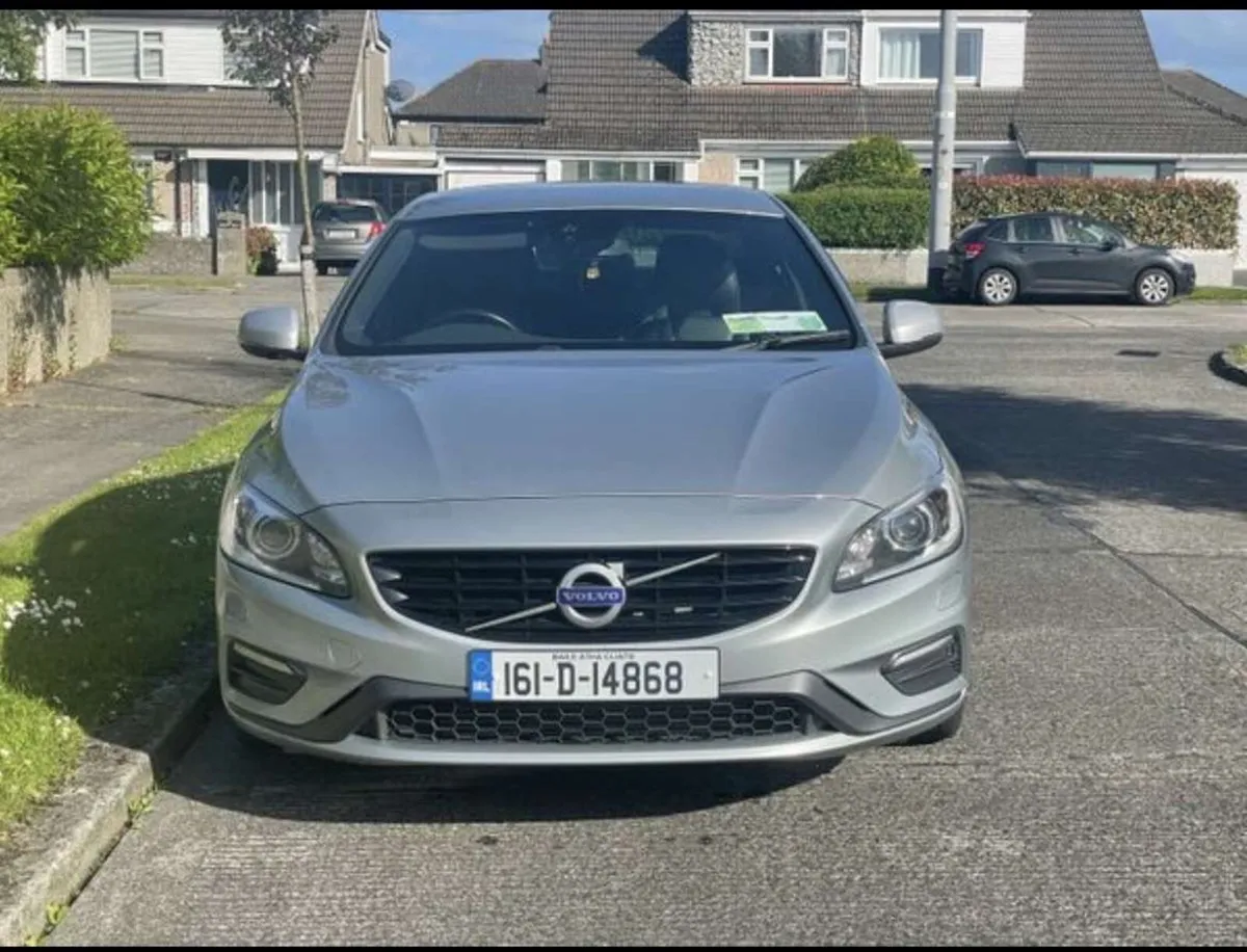 Volvo S60 R Design - Image 2