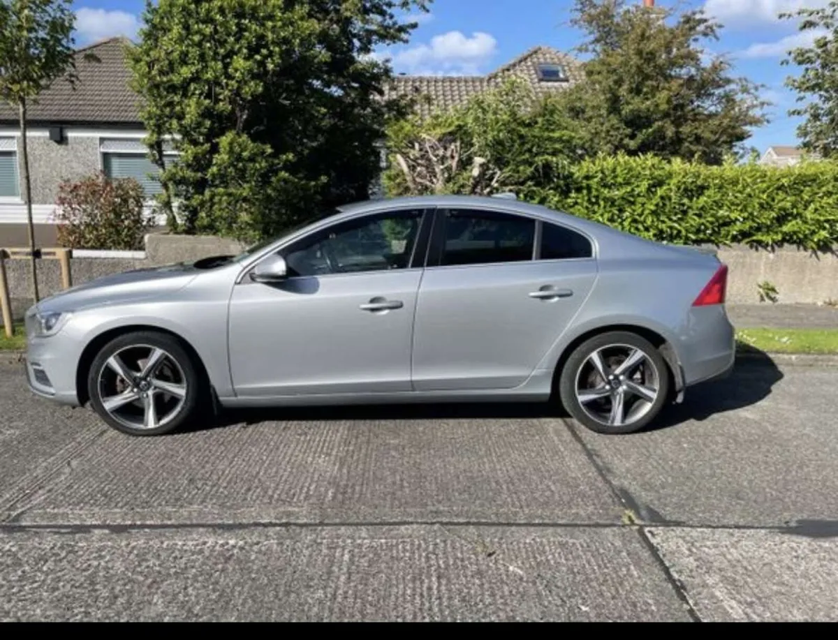Volvo S60 R Design - Image 4