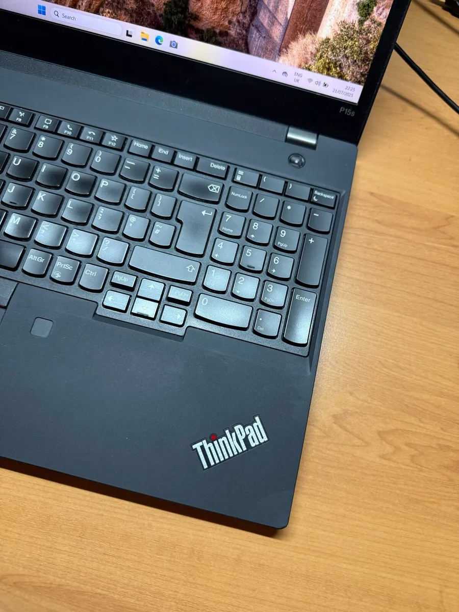 Lenovo P15s i7 pro 32-512 win 11 pro - Image 2