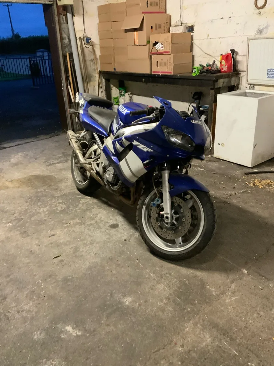 Yamaha r6 - Image 1