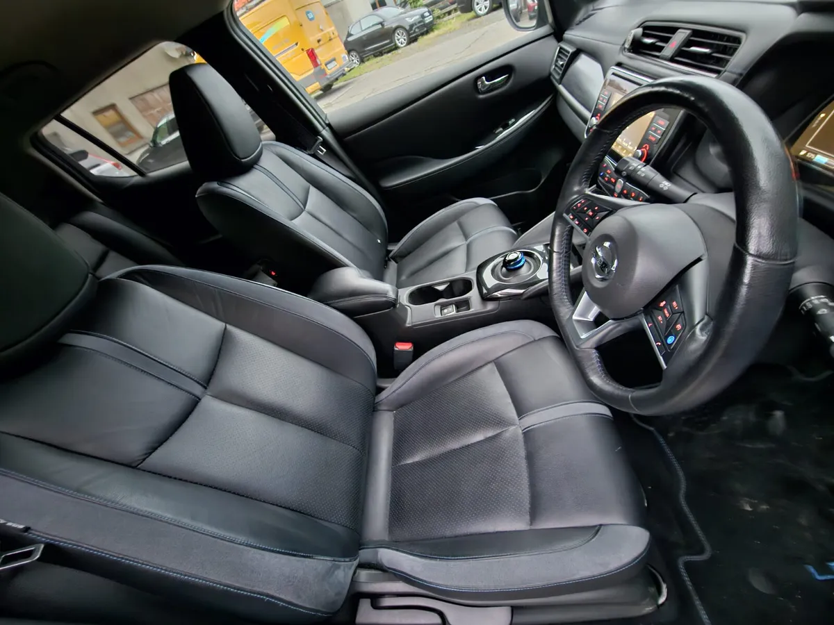 2018 nissan leaf 🍃 fully electric €8990 low miles - Image 4