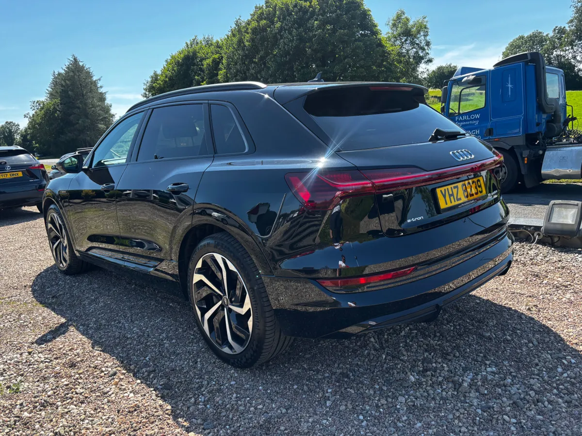 Audi e-tron 300kW 55 Quattro 95kWh Black Ed 2022 - Image 3