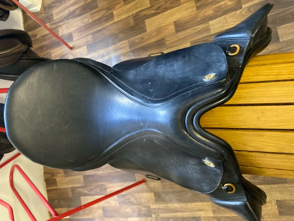 Knightrider 17.5” medium wide Leather saddle - Image 2