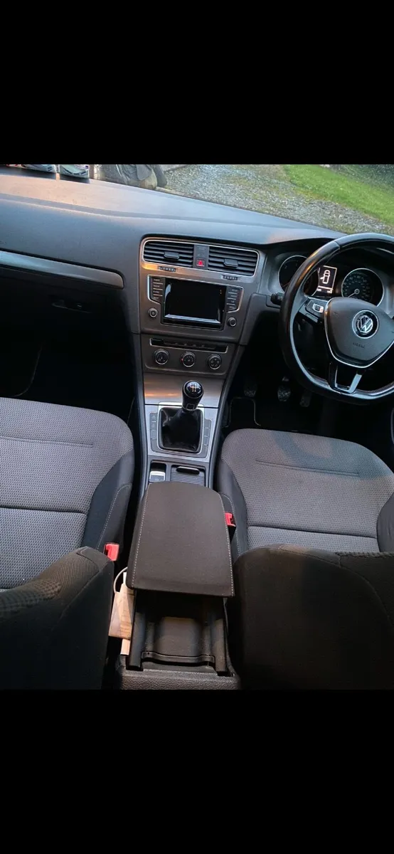 Volkswagen Golf 2013 - Image 2