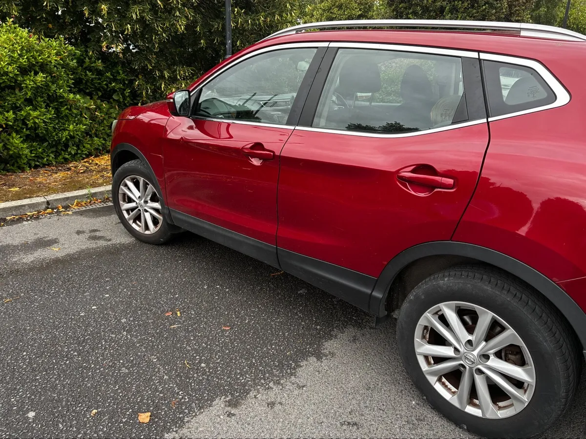 €14,000 Nissan Qashqai 2017 - Image 3