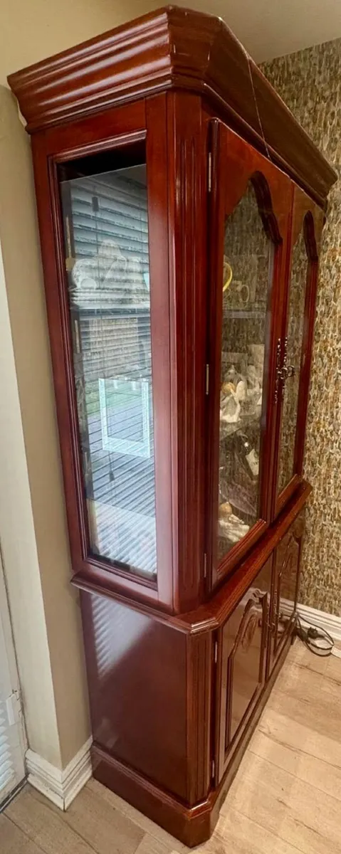 standing glass wall unit - Image 1