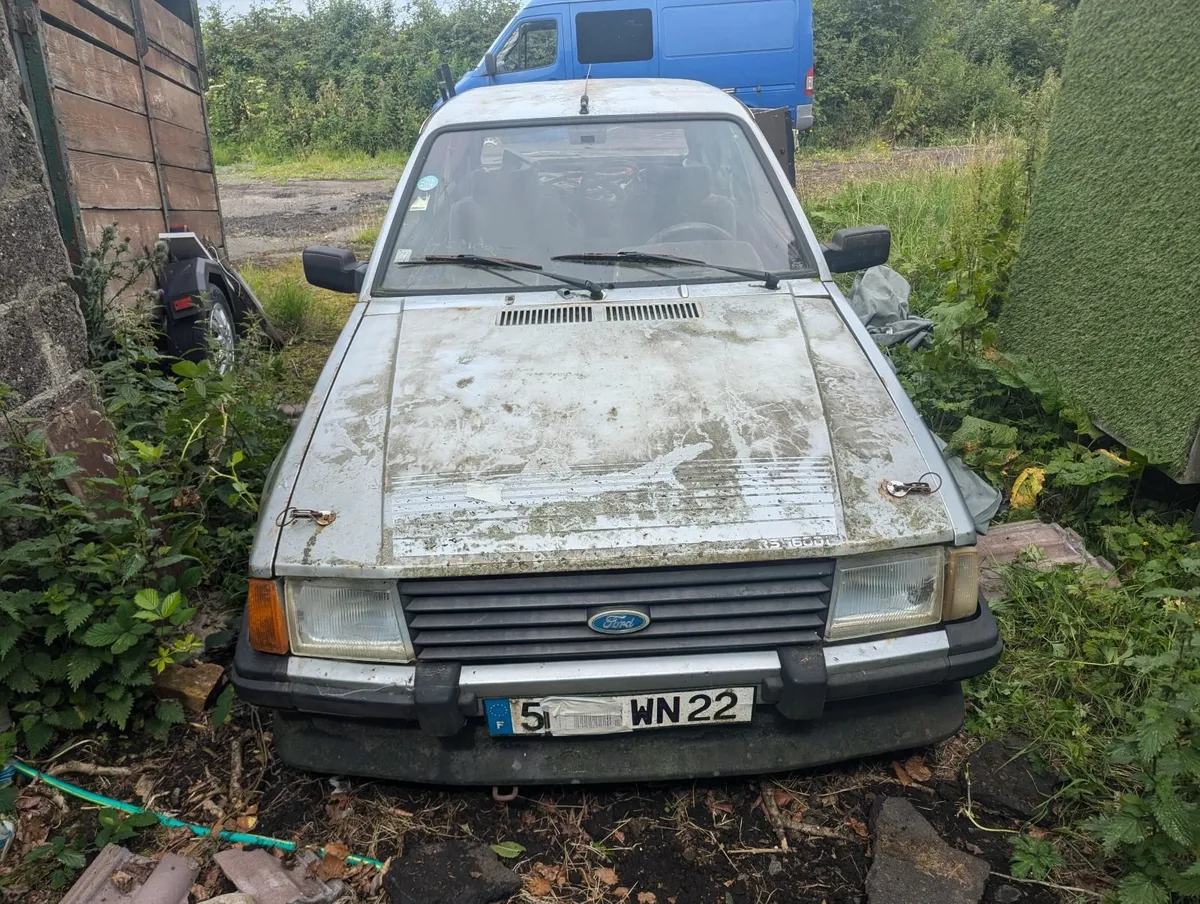 Ford Escort 1983 - Image 1
