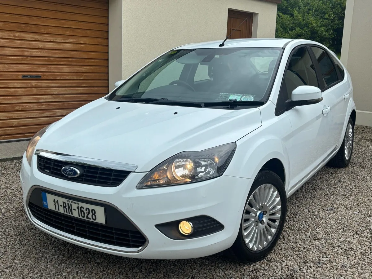 2011 ford focus titanium 1.6 tdci high spec - Image 4