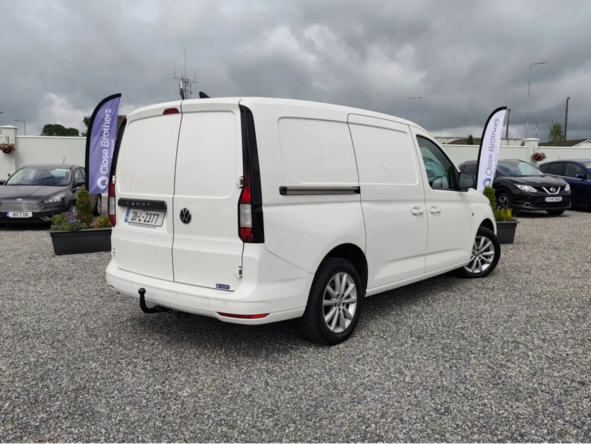 Volkswagen Caddy CARGO+ BUS TDI 102 102HP MANUAL 6 - Image 2