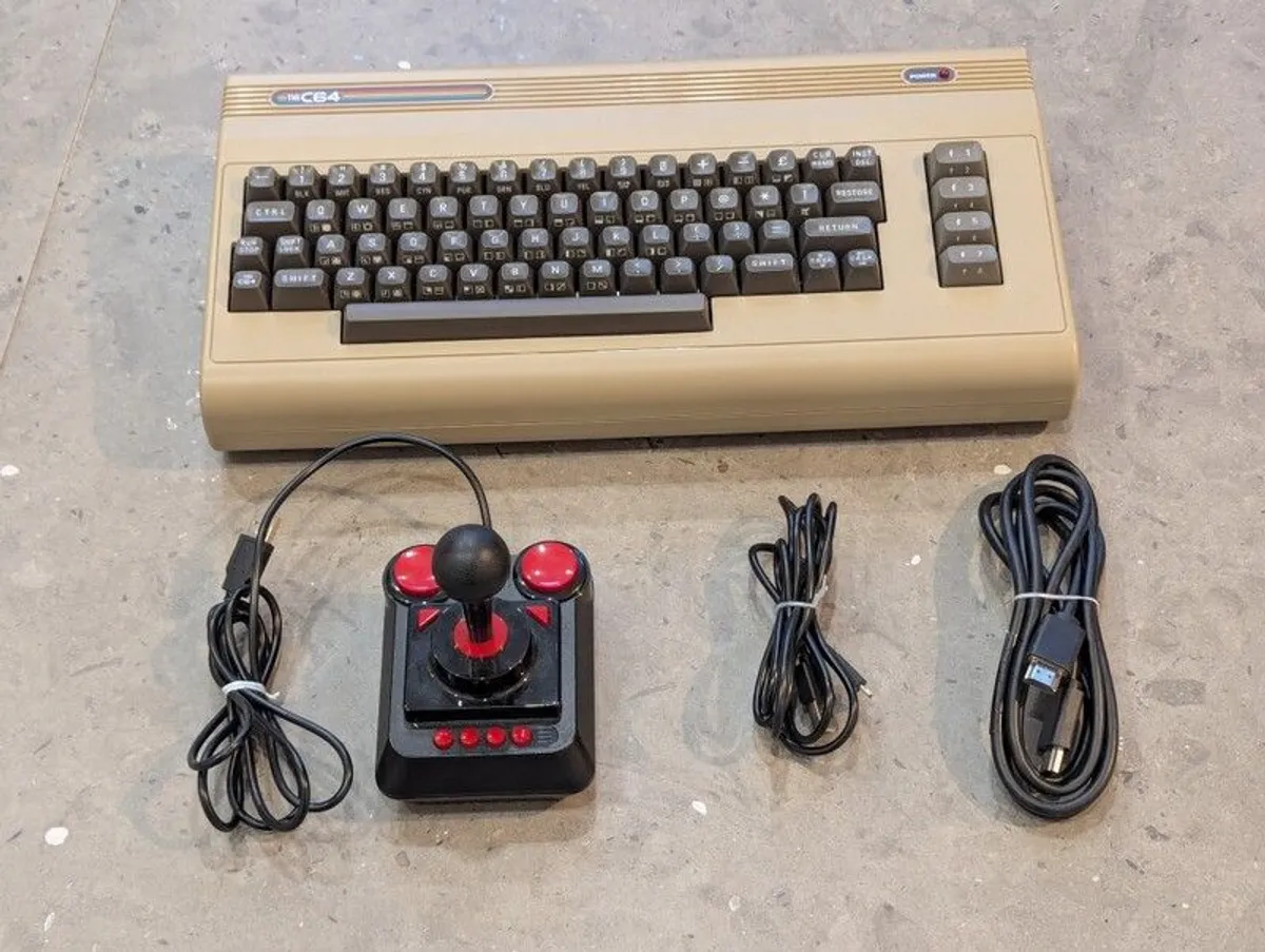 Commodore 64 Emulator with 64 Built-in Games - Image 3
