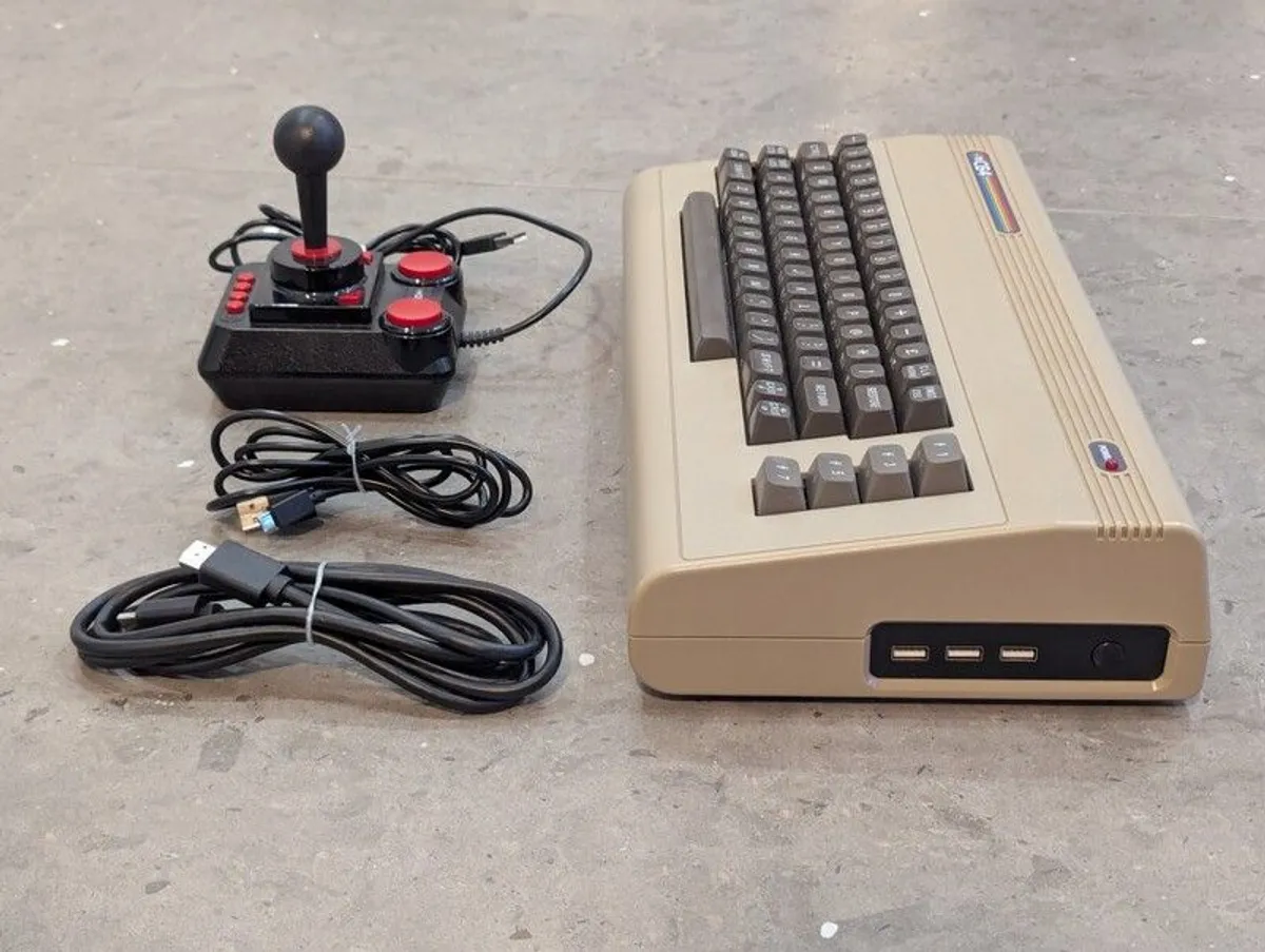 Commodore 64 Emulator with 64 Built-in Games - Image 4