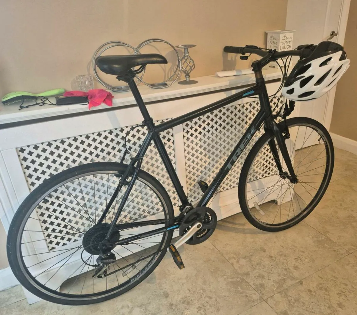 Adults Trek FX2 Hybrid bike 22 inch frame brakes - Image 4