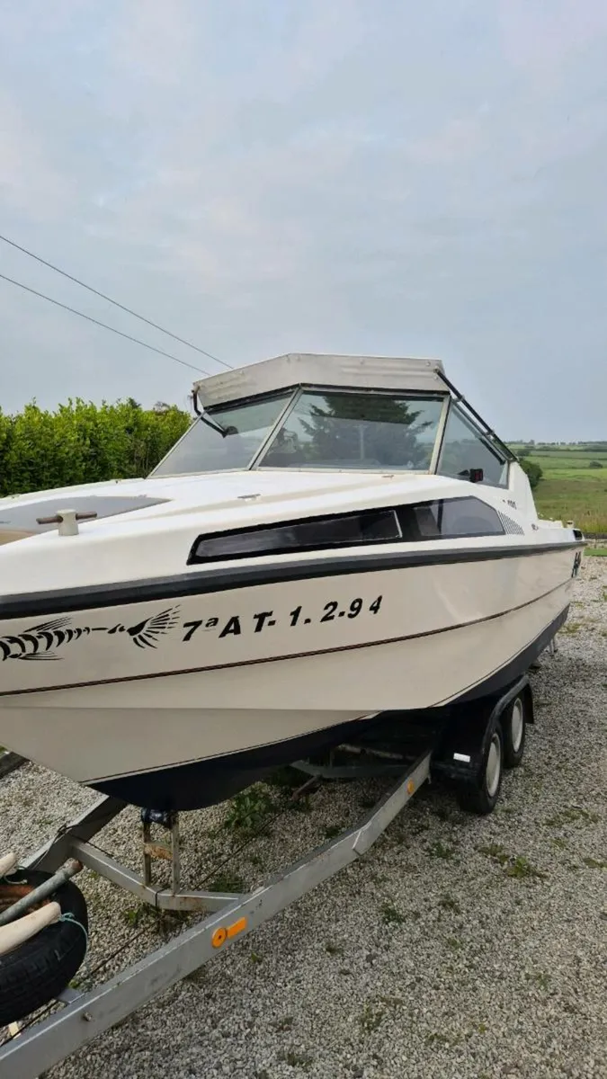 Rio 590 Day Cabin Boat - Image 1