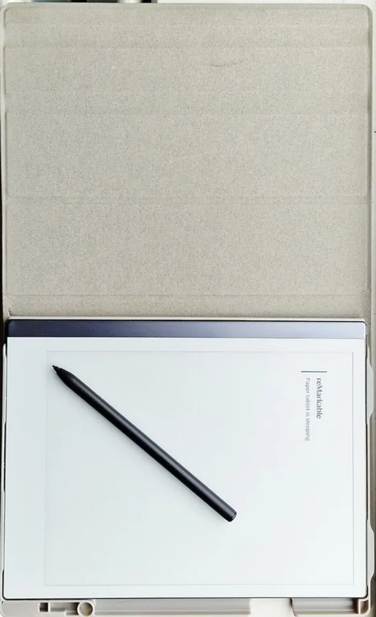 reMarkable paper tablet - like new, perfect for focused note taking  and sketching. - Image 3
