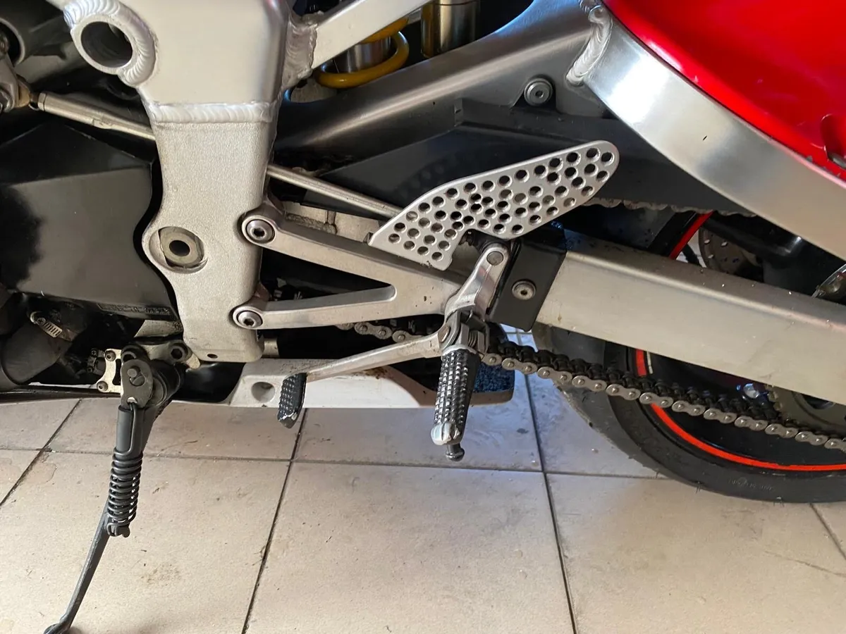 Yamaha r1 - Image 3