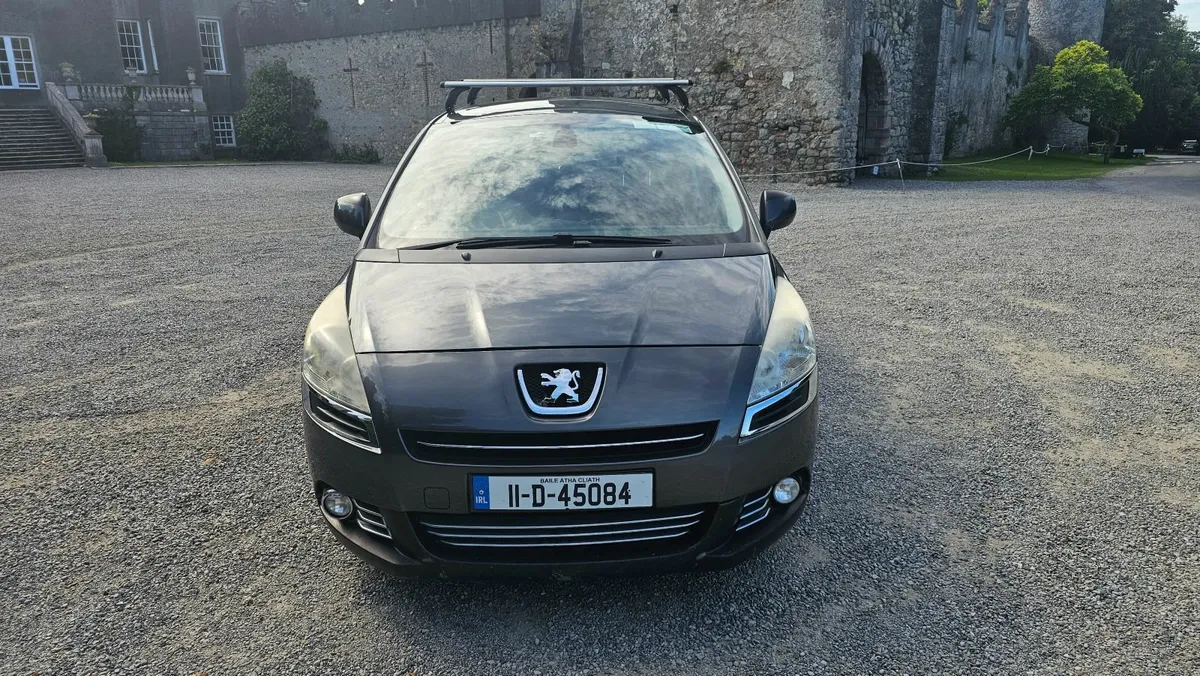 Peugeot 5008 2011 - Image 2