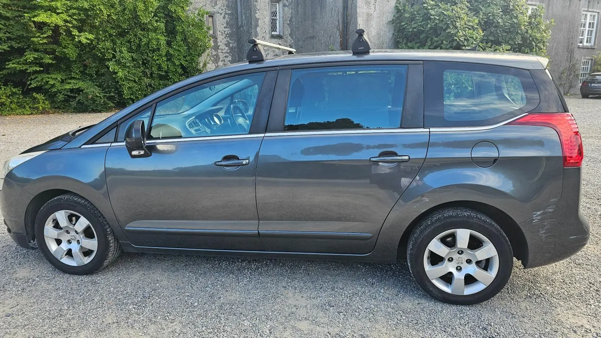 Peugeot 5008 2011 - Image 4