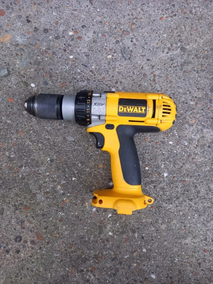 DeWalt Cordless Drill Set - Image 3