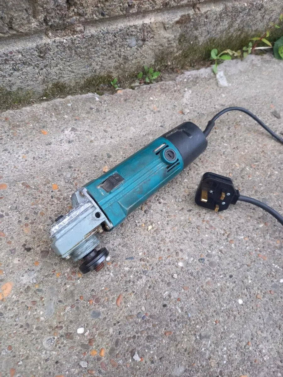 240v Angle Grinder - Image 1