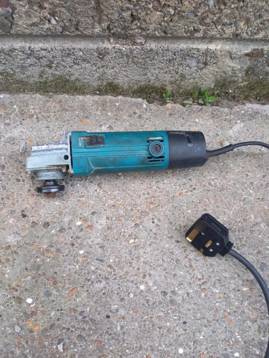 240v Angle Grinder - Image 2