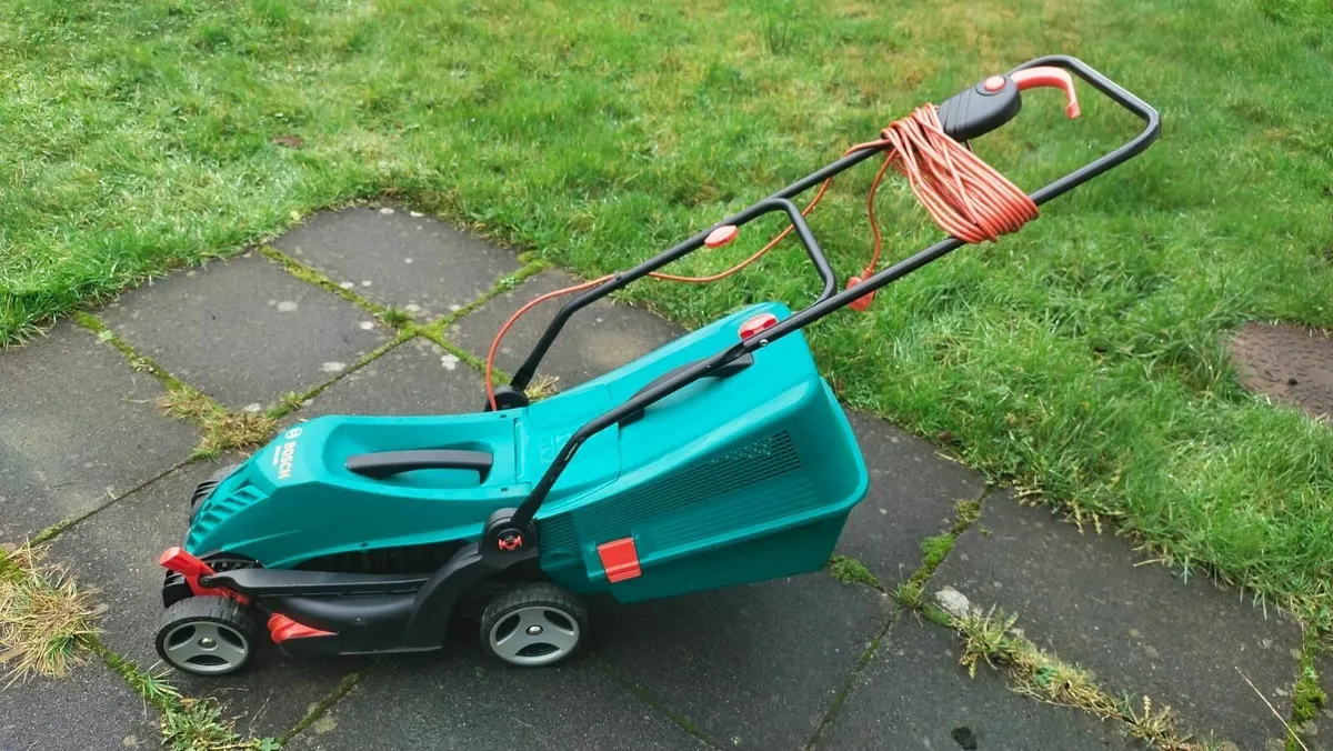 Lawnmower Electric Bosch Rotak 34R - Image 1