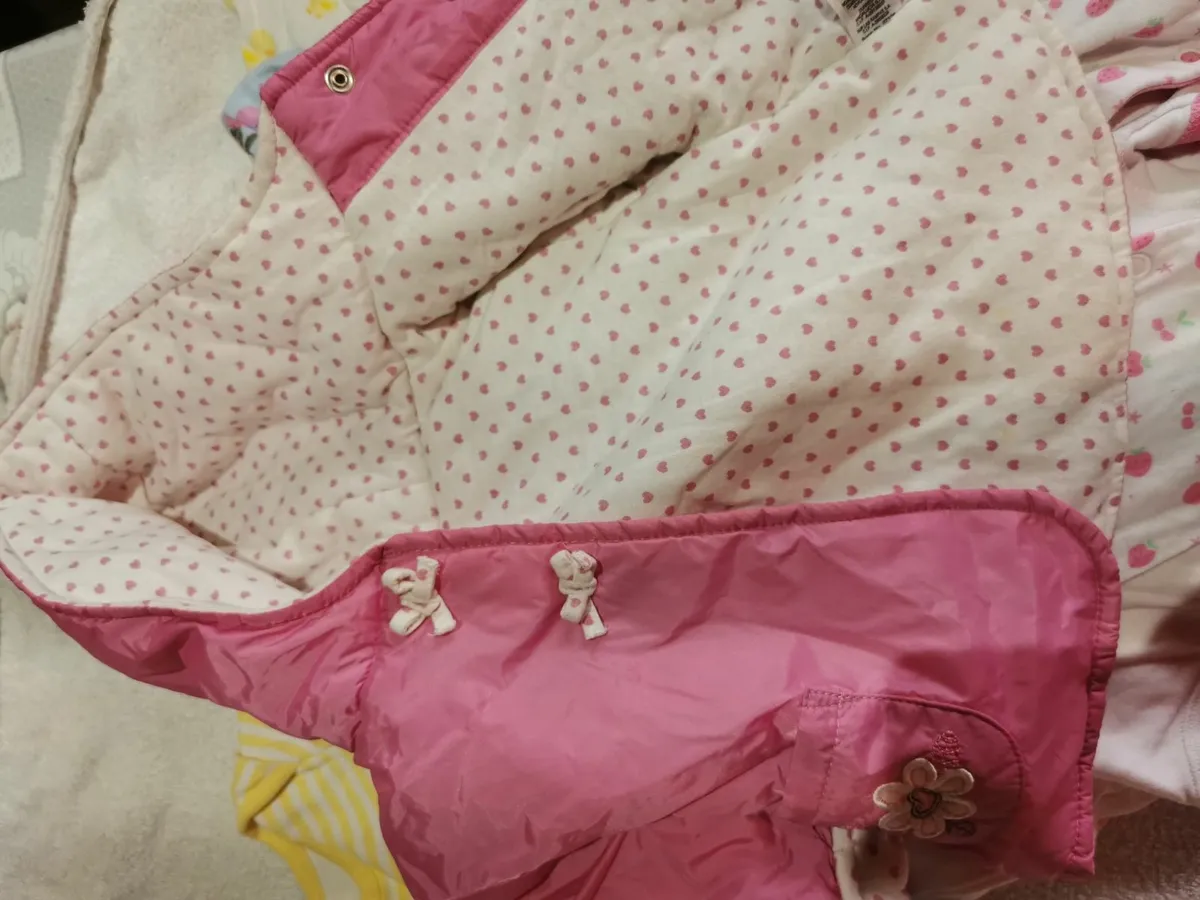 Girls clothes - Image 1