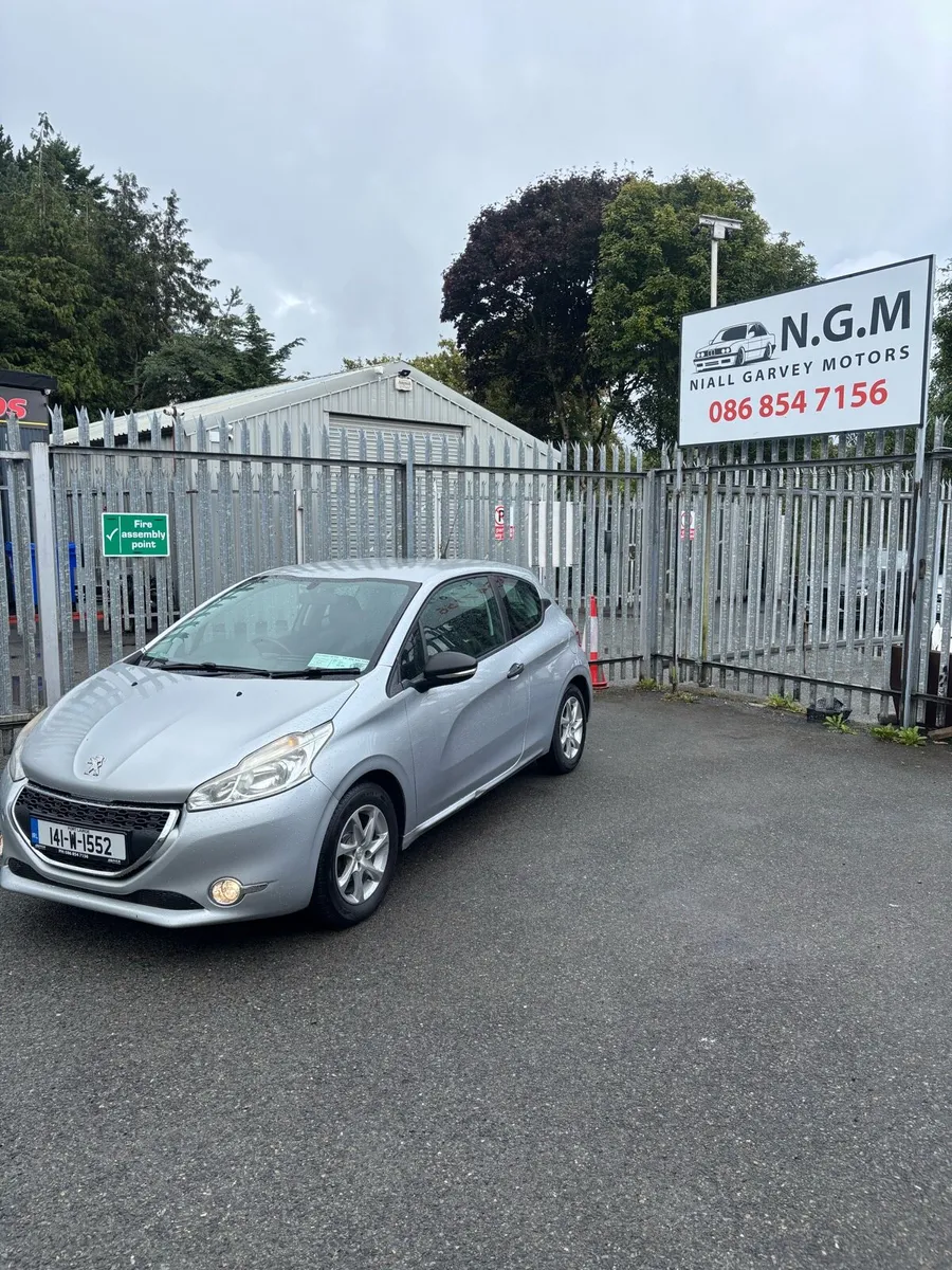 Peugeot 208 - Image 1