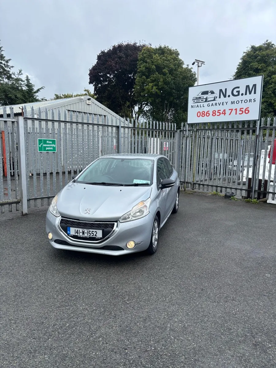 Peugeot 208 - Image 2